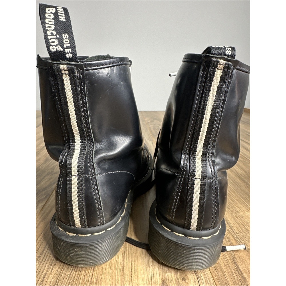Doc‎ Martens Women's Black Leather Boots Size 6M With White Lace Hooks - Picture 7 of 15